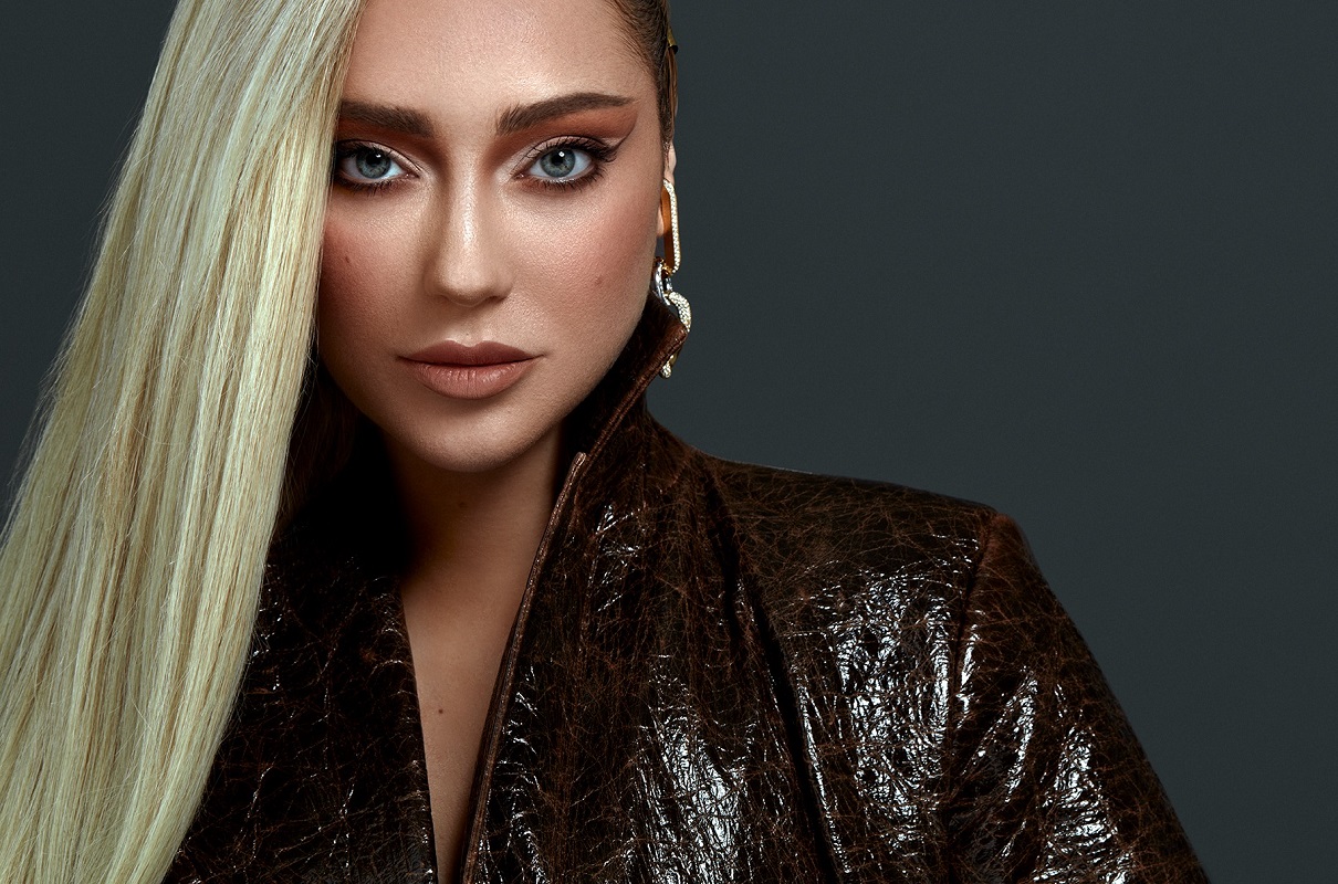 chi è ronela hajati