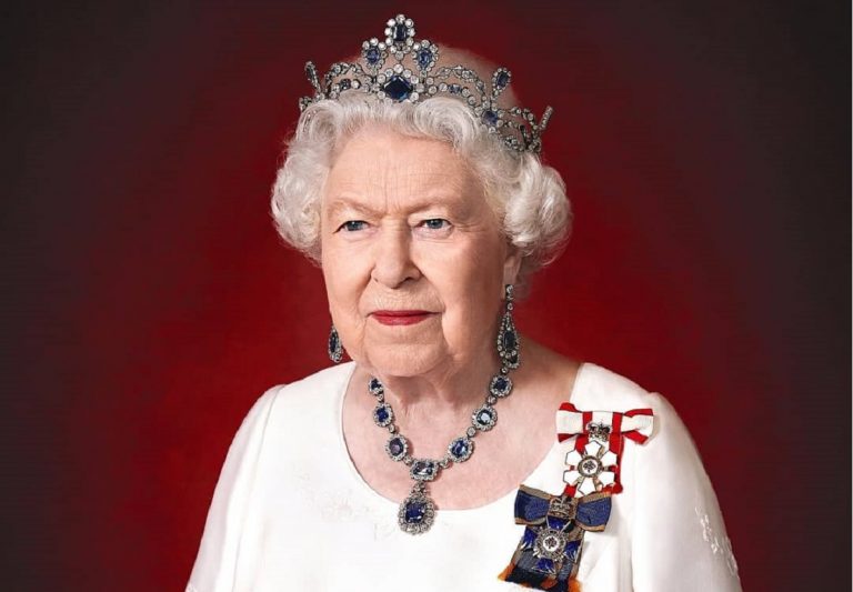 Regina Elisabetta i look più iconici
