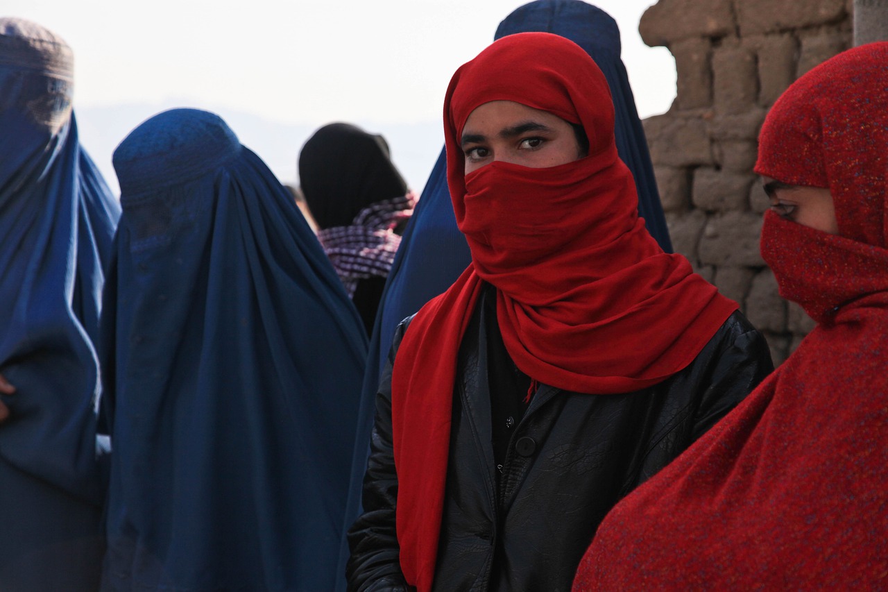 Immagine generica di una donna con il burqa