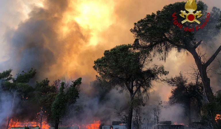 Incendio Roma Castel Fusano