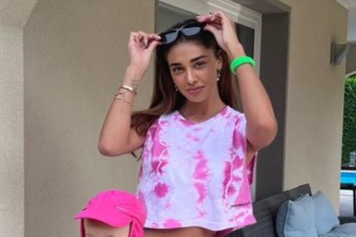 Belen paparazzi polizia aeroporto