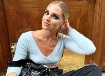 Fuorisalone, Chiara Ferragni spiazza tutti: l'outfit scomposto è super cool