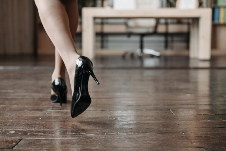 Come abbinare le décolleté nere: idee e outfit