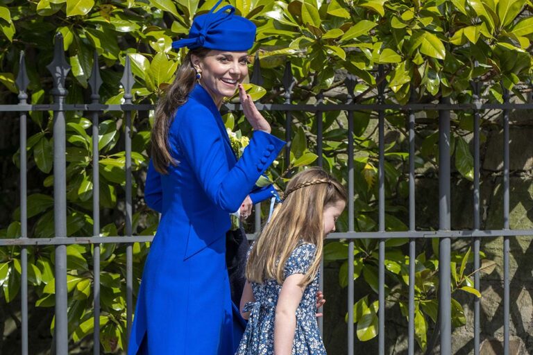 Kate Middleton smalto rosso a Pasqua 2023