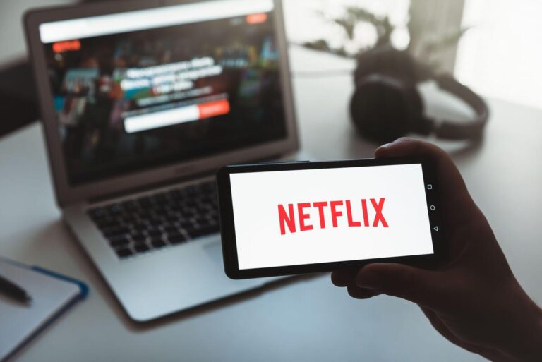 In silenzio, nuova serie Tv su Netflix: la data di uscita