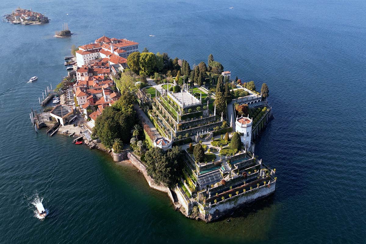 C'è attesa per il fashion show di Louis Vuitton all'Isola Bella: il giorno, l'ora e le celebrità previste