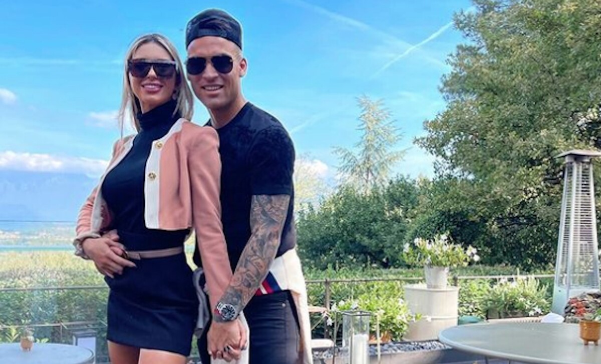 Matrimonio da favola per Lautaro Martinez: look e outfit degli sposi