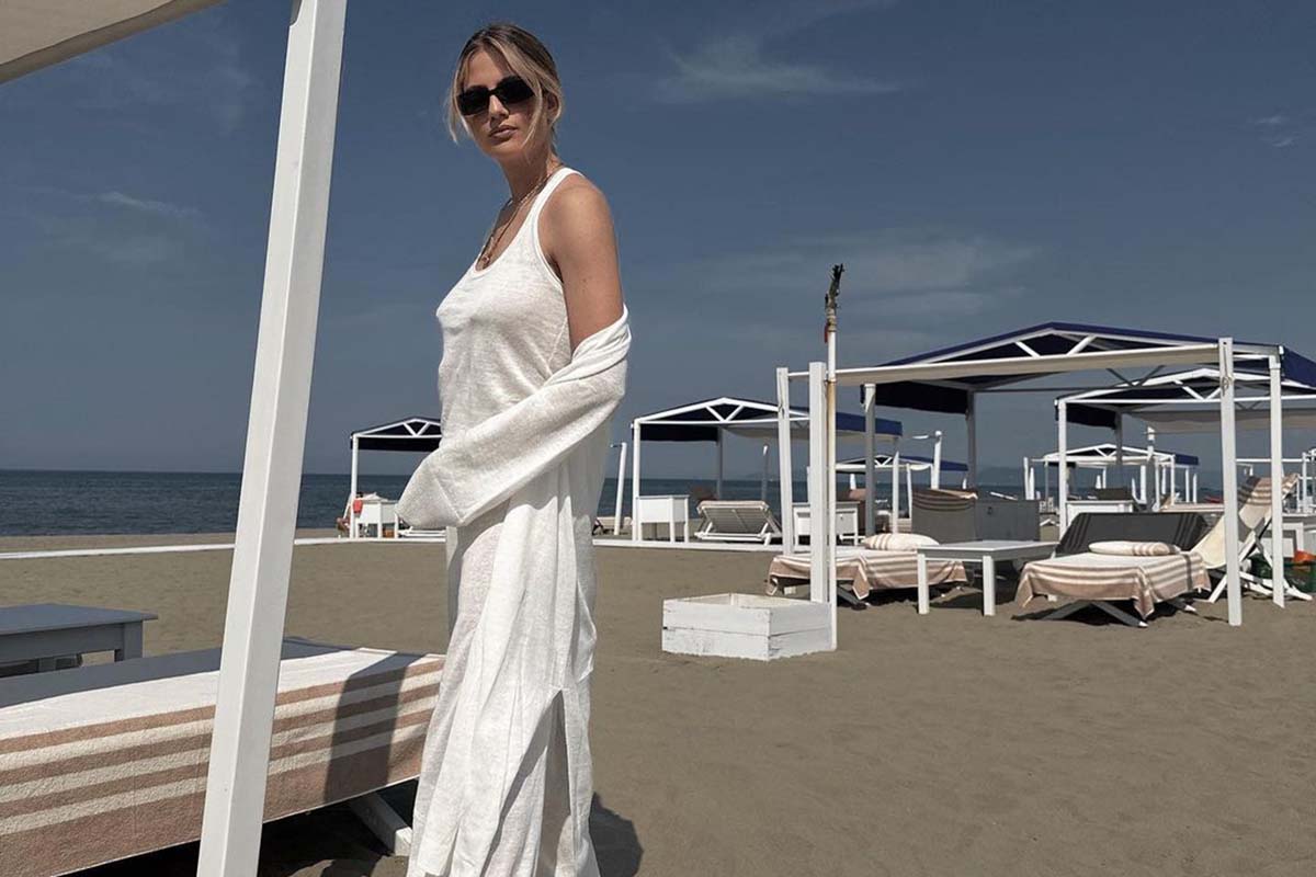 La moglie di Luca Argentero ci consiglia come portare i capelli al mare: i best hairstyle da spiaggia 2023