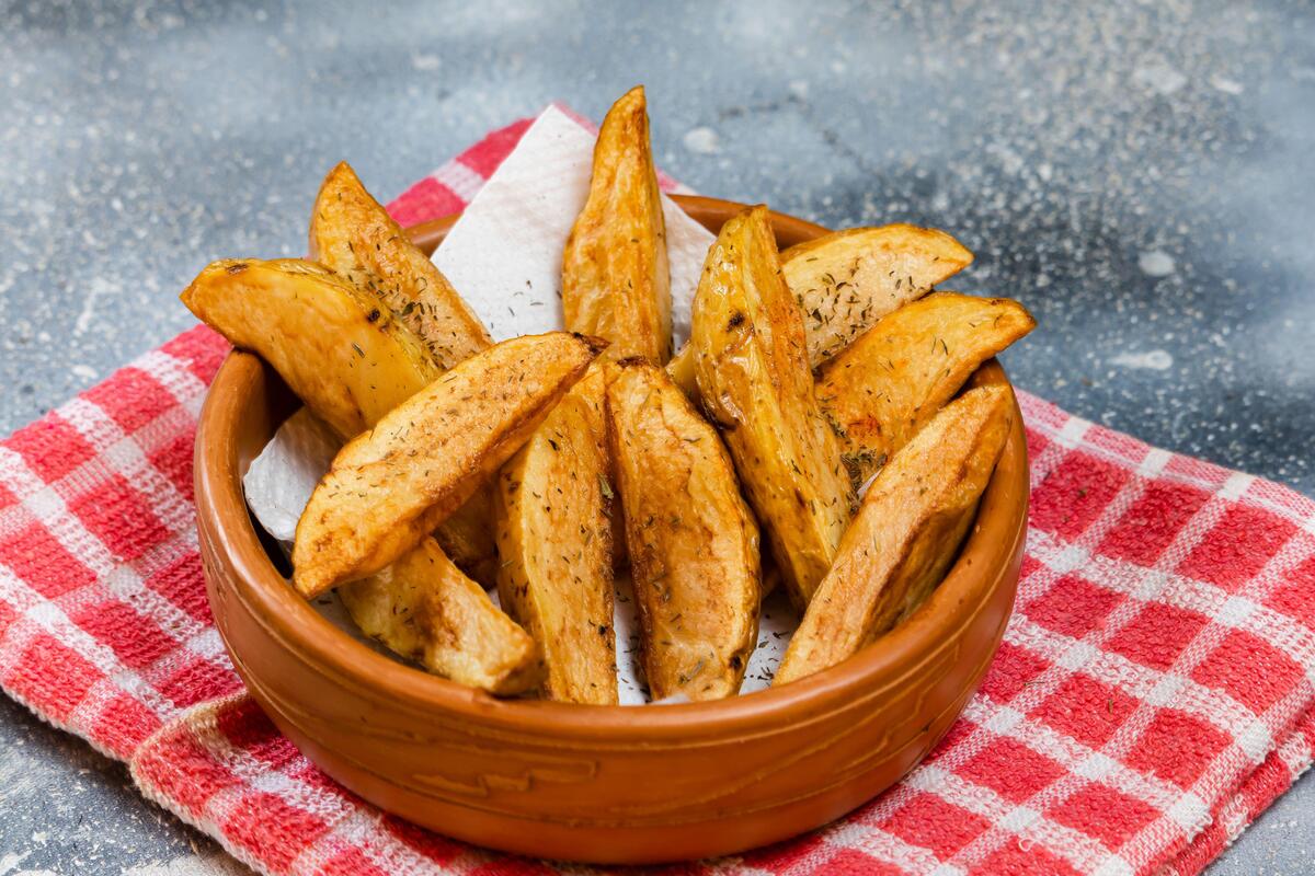 World Fries Day, quando la moda incontra il food: le patatine fritte sono la nuova tendenza di lusso