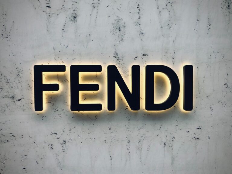 Fendi, quanto costa la borsa più economica? Prezzo e modelli