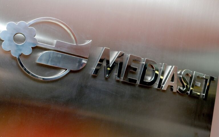 Mediaset, noto personaggio escluso dal programma: di chi si tratta?