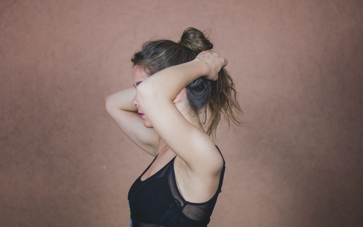 La modella svela come realizzare la sua acconciatura La modella svela come realizzare la sua acconciatura