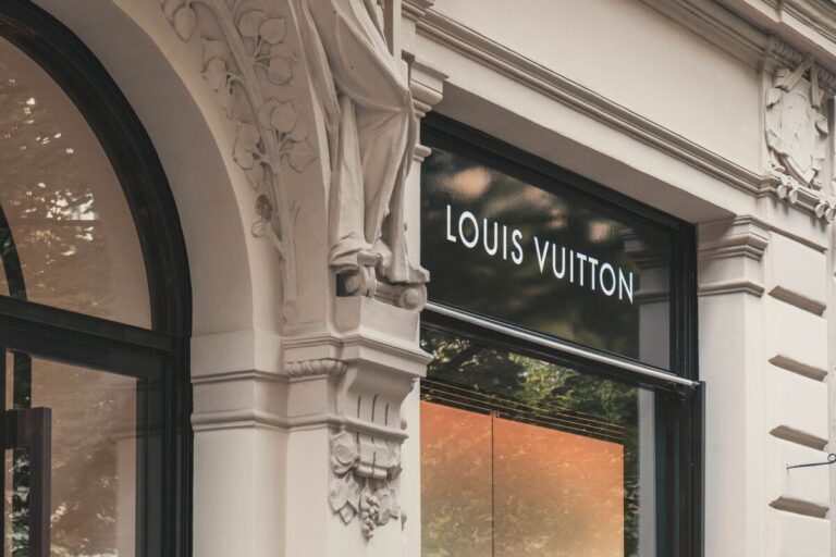 La borsa del momento è la Speedy Bag du Louis Vuitton: vale 1 milione di euro