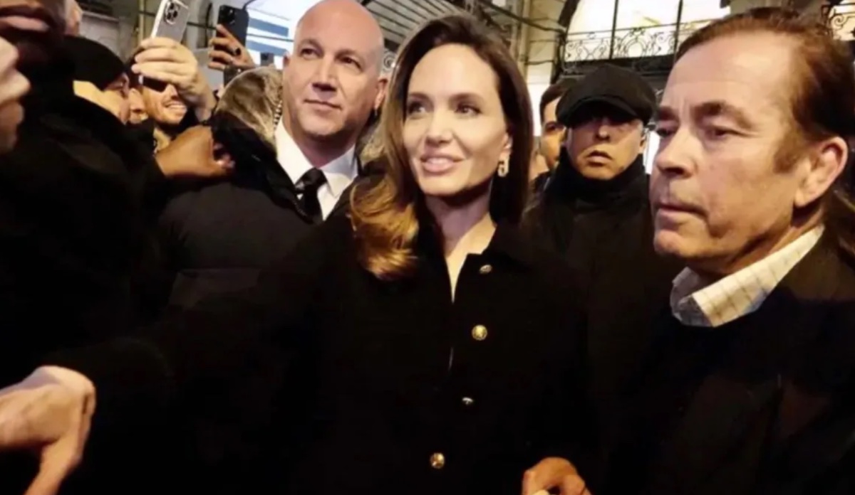 Il figlio di Angelina Jolie si scaglia contro il padre adottivo
