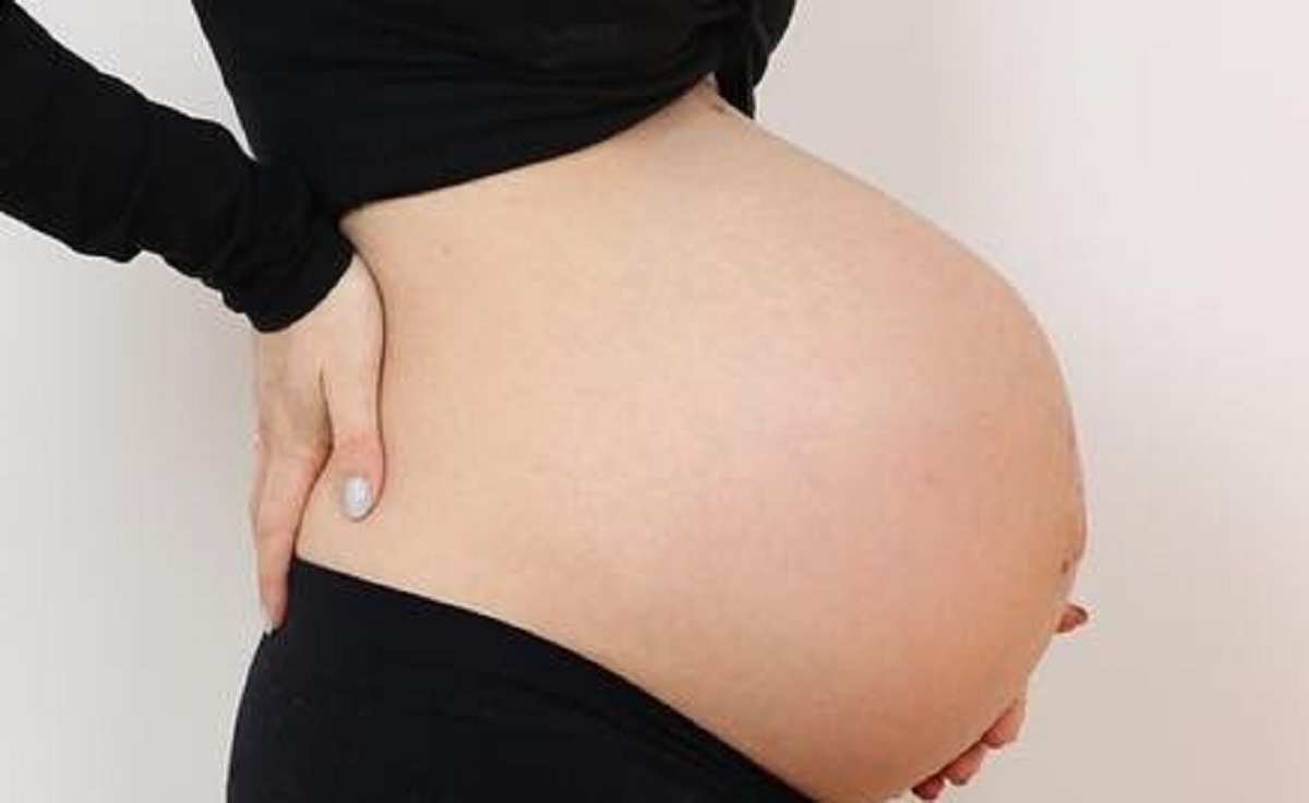 Suki Waterhouse è incinta: Robert Pattinson diventerà papà per la prima volta