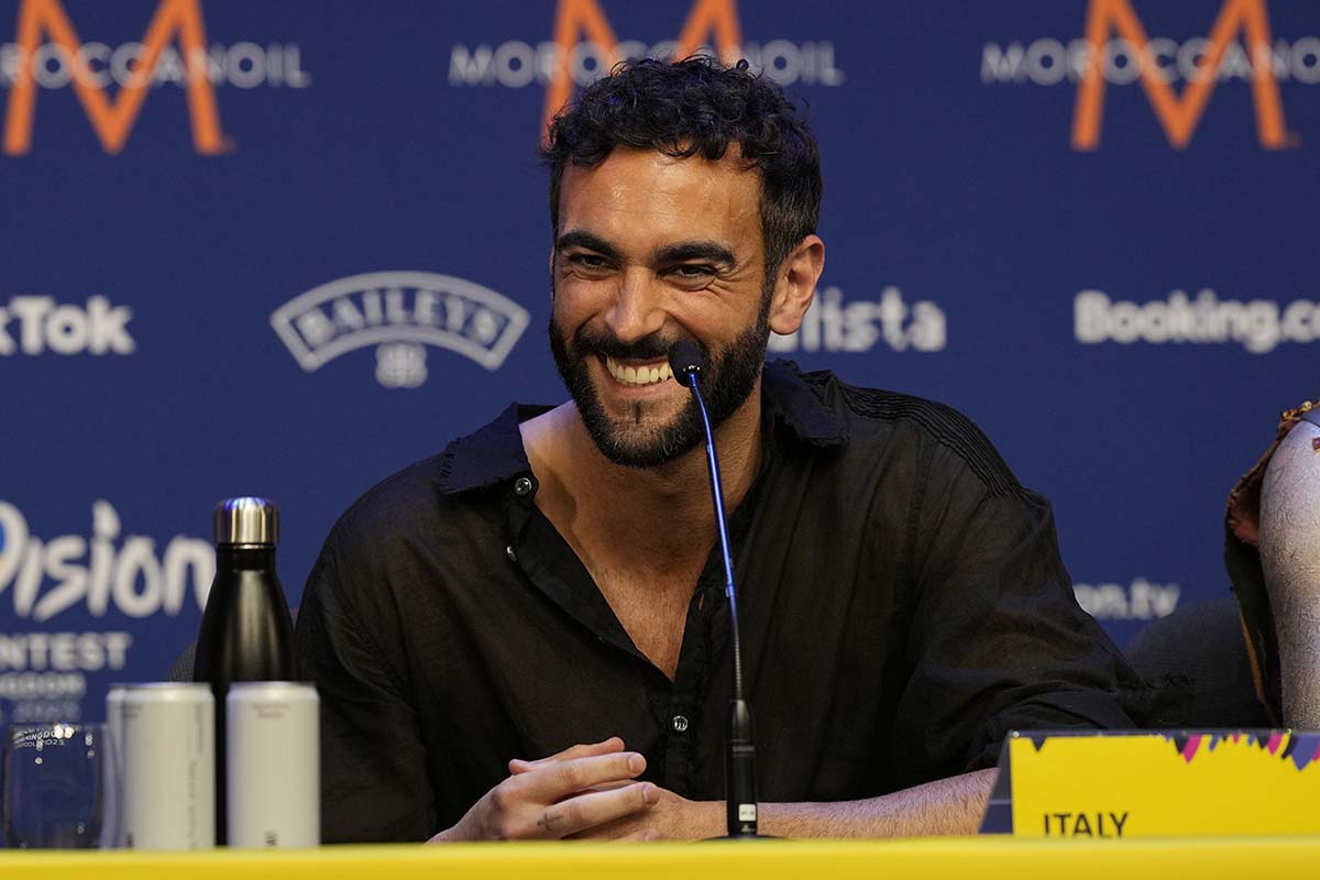 Perché tutti parlano del fidanzato di Marco Mengoni?