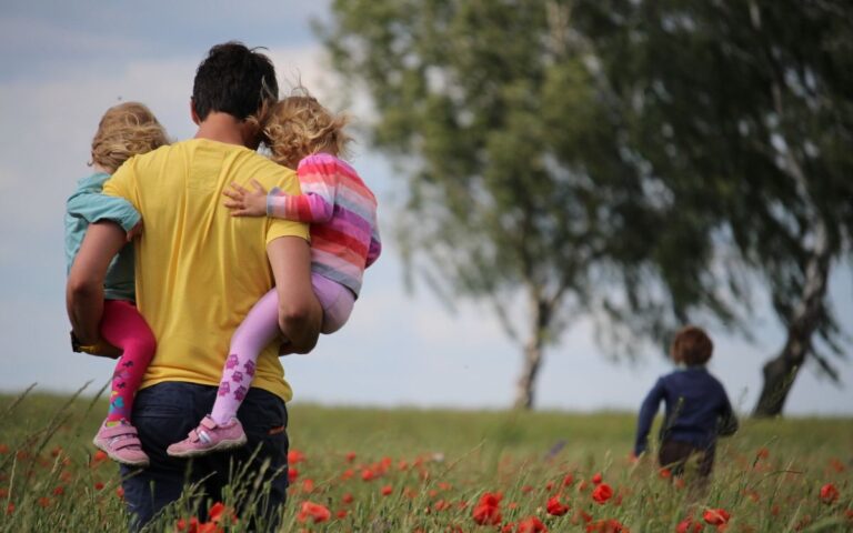 Come comportarsi con una famiglia eccessivamente protettiva