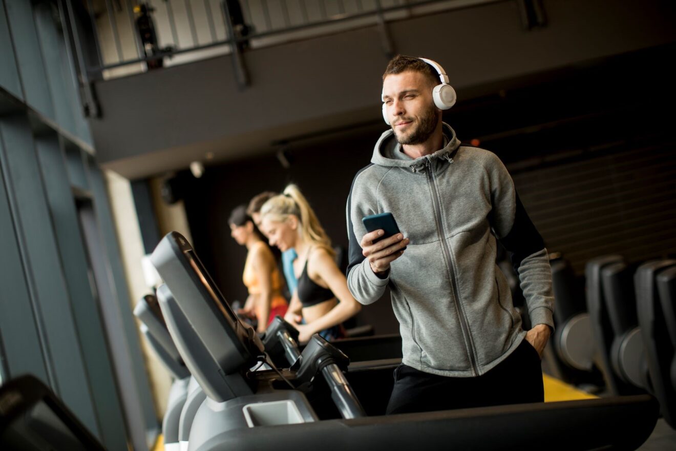 Tuta Nike da uomo: per uno stile dinamico ed elegante