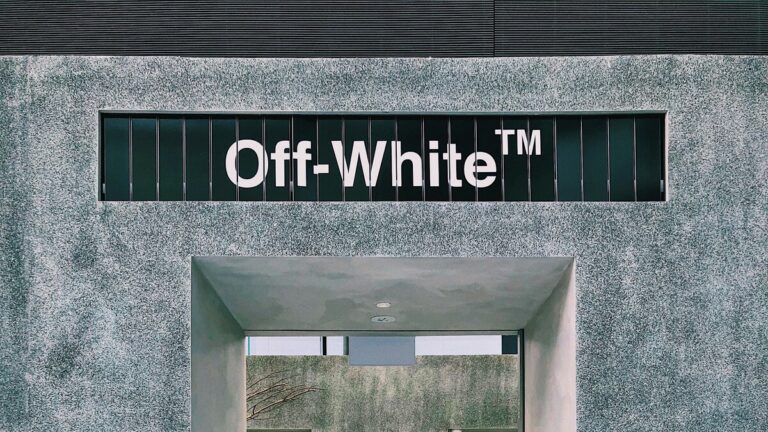 Off-White, non solo abbigliamento: arriva la collezione di profumi