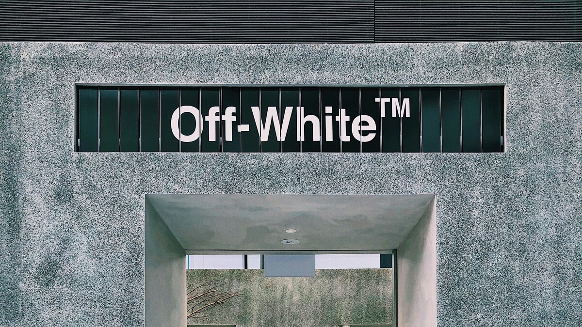 Off-White, non solo abbigliamento: arriva la collezione di profumi