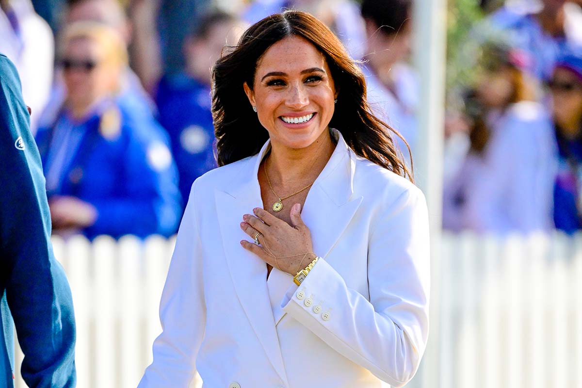 Nuovo colore di capelli per Meghan Markle: la nuance cioccolato è vincente