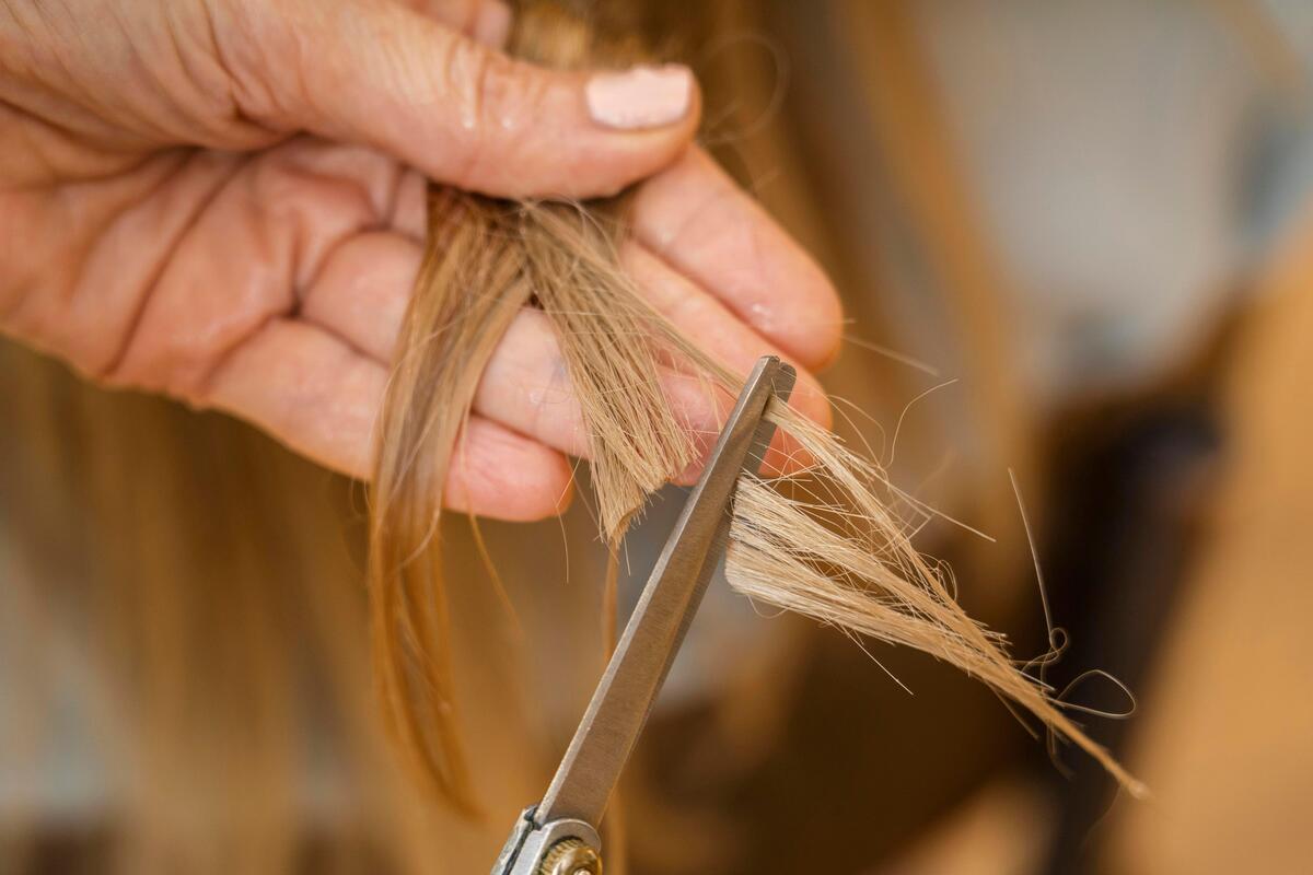 Questo è il taglio perfetto per capelli sottili e pochi