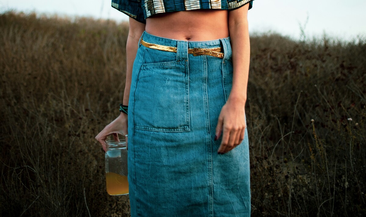 Denim long skirt: abbinamenti e consigli