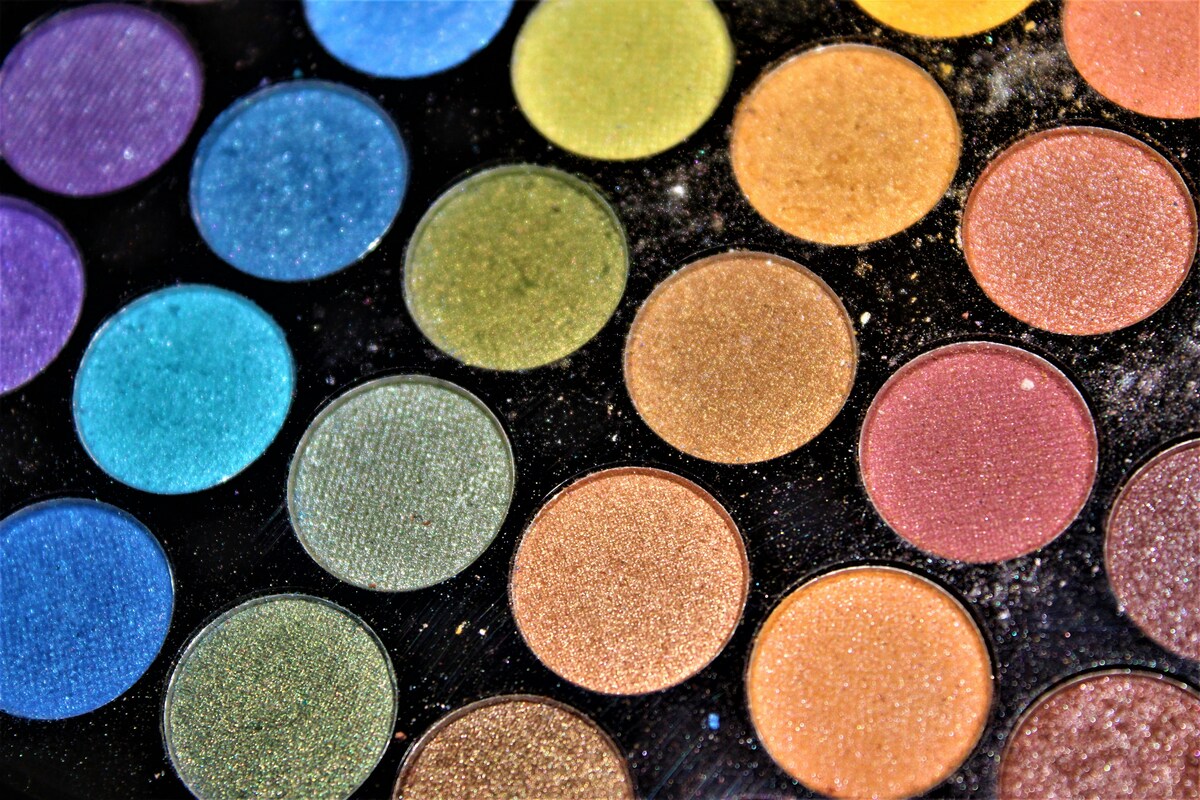 Colore dell'ombretto: ecco quale scegliere in base agli occhi