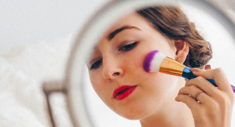 Blush blindness: tutto sulla nuova tendenza make up