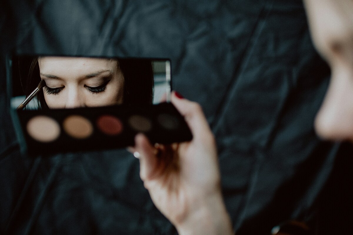 Il trucco dell'inverno 2024-2025? L'icy make up! Ecco come fare
