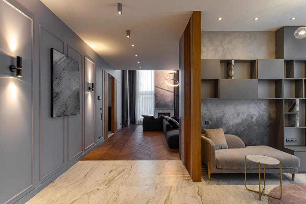 L’eleganza luminosa che attraversa i secoli: i lampadari e l’arte della luce L’eleganza luminosa che attraversa i secoli: i lampadari e l’arte della luce