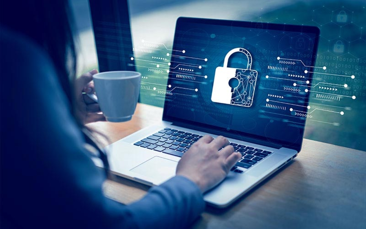 come bilanciare identit224 digitale e presenza sul web senza ansia