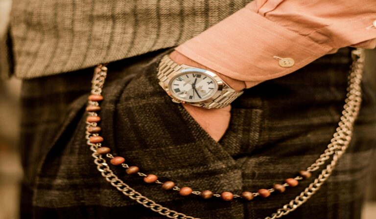 Eleganza e unicità in un orologio con struttura dallo spazio