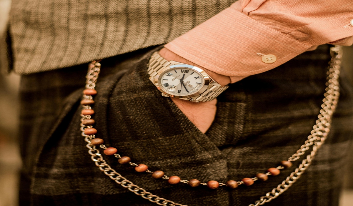 Eleganza e unicità in un orologio con struttura dallo spazio