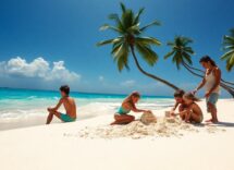 valentino rossi e francesca sofia novello una splendida vacanza in thailandia con le loro figlie 1767211543